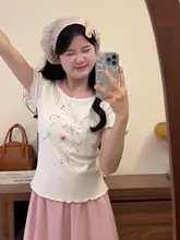 デザイン感あふれるグラフィックプリント半袖Tシャツ【女性用・カラーコンビネーション・スリムフィット・短丈】
