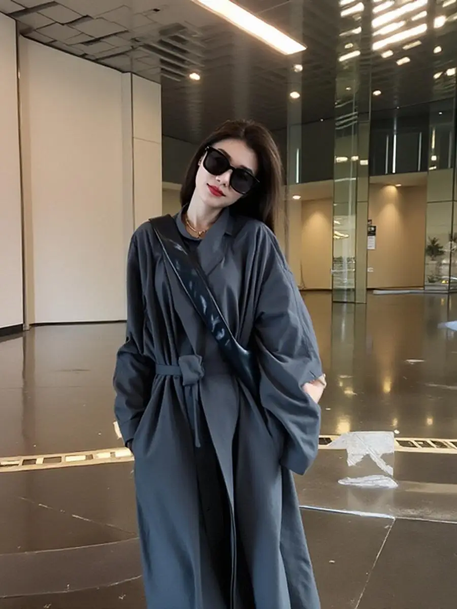 大人可愛い服 40代コーデの完全ガイド｜シンプルなウィンドブレーカーで自然な優しさを演出