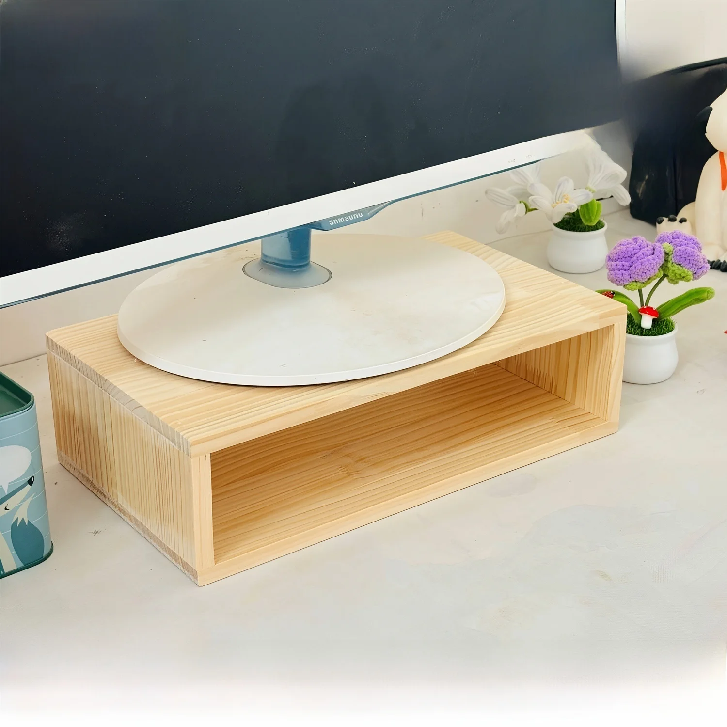 揃えるミニマリスト部屋づくりアイテム - 昇降スタンドオフィ  ス用無垢材収納棚の実用性