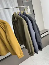 リバーシブルデザインの防水防風ジャケット【秋冬用・メンズ・フリース・カジュアルスタイル】