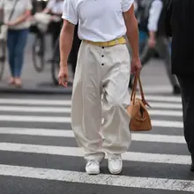 デザイン性のある夏用薄手メンズパンツ【フィット・ワイドレッグ】