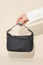軽量ナイロン製ミニショルダーバッグ【携帯電話収納可能・通勤用・手提げ付き】