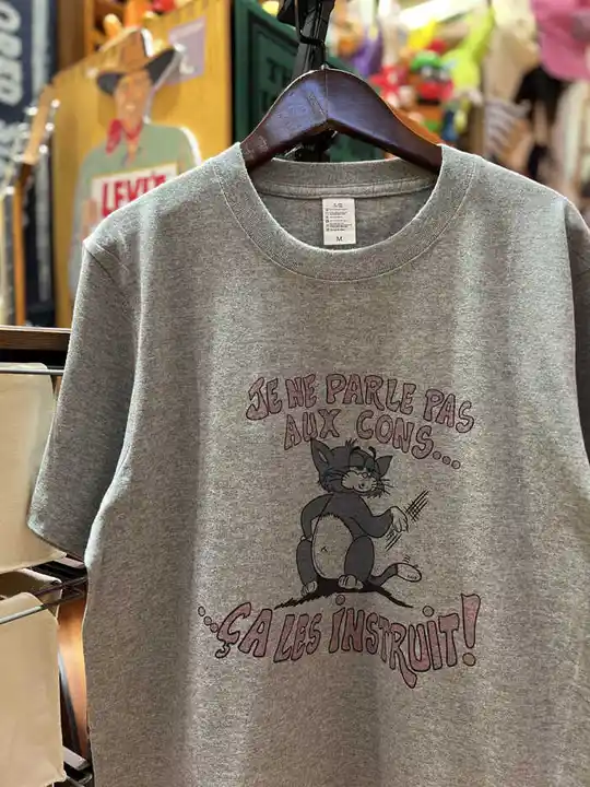 アメリカンビンテージデザインの猫プリントTシャツ【麻灰色・男女兼用・短袖】
