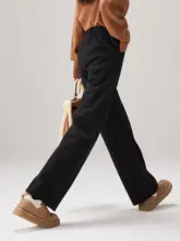 ゆったりとしたシルエットのあたたかいダウンストレートパンツ【女性用・カジュアルスタイル・極上の柔らかさ】