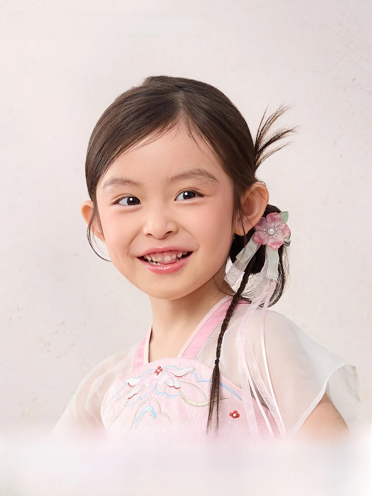 1歳の誕生日プレゼントにどんなものがある？和風ヘアクリップが実は最強の選択肢