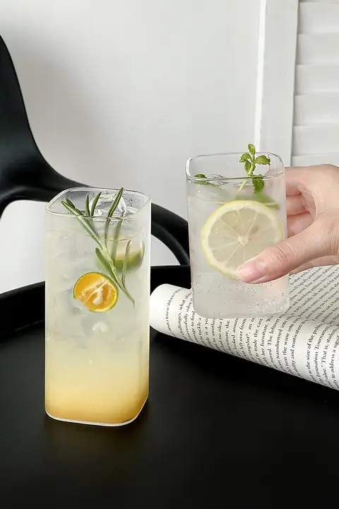 角型ガラスカップ 家庭用 透明 夏のジュースカップ 冷たい飲み物カップ インスタコーヒーカップ ミルクカップ 飲水カップ
