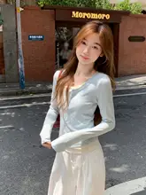 デザイン性のあるビビッドカラーVネック長袖Tシャツ【ハイセンス・引き締め効果・秋用】（セットアップ対応）