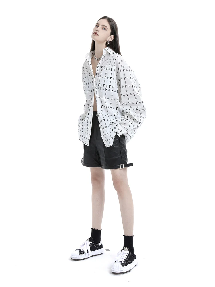 ジャケットとTシャツの組み合わせでダサくならない方法は？ホワイトレタープリントのカジュアルオーバーサイズ長袖シャツジャケットが解決する