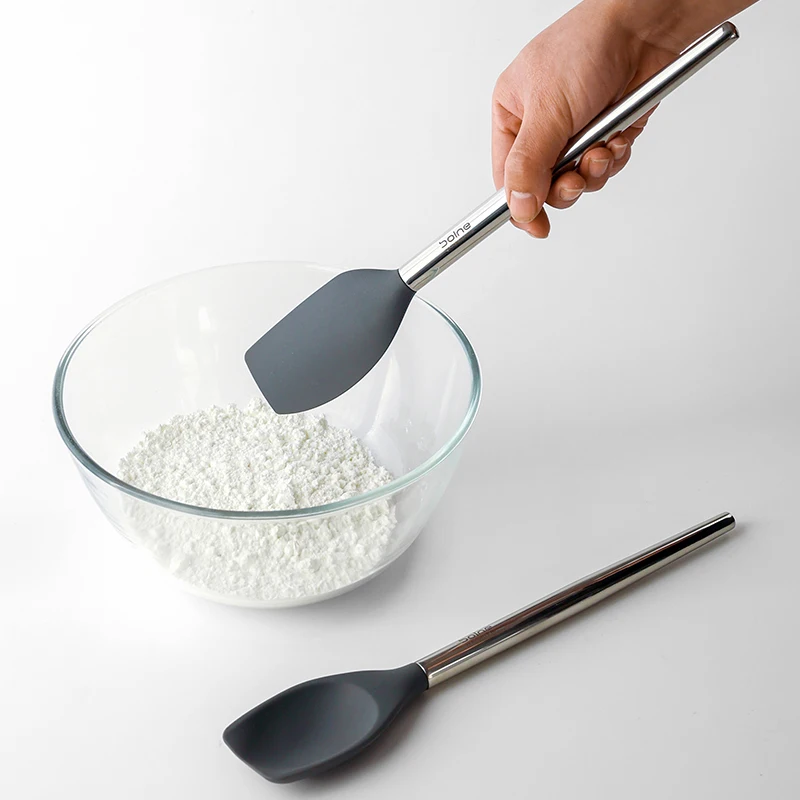 食品級シリコン製ロングハンドルベーカースパチュラ：ケーキ・クリーム用家庭調理道具の実用性と使い方