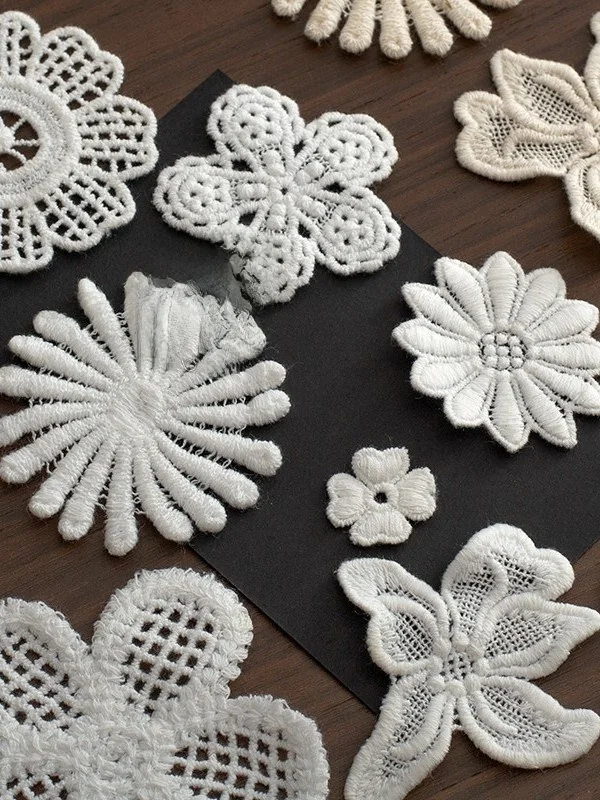 水溶刺繍レース花辺布貼り：全棉素材で衣装装飾に最適なハンドメイド種類