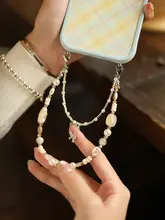 パール調ホワイトファー星型スマホチェーン【ショートタイプ・おしゃれ・高級感】