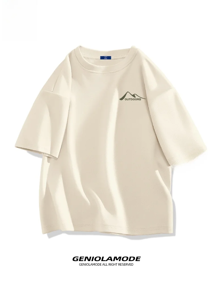 タックインTシャツを選ぶべきタイミングは？メンズのカジュアルスタイルに最適なオリーブグリーンのレトロ風デザインが解き放つ