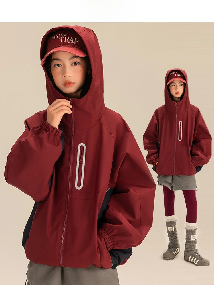 山登りに着る女性の服装は、本当に「機能性」だけが大切なの？