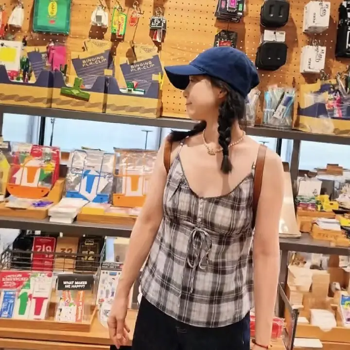 チェック柄キャミソール【UVカット・ボタン付き・デザイン性抜群・ノースリーブ】