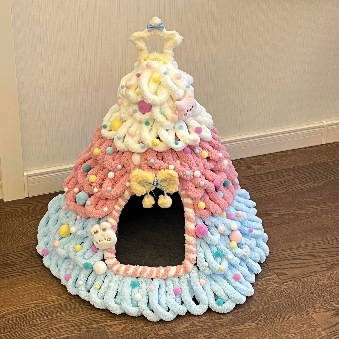 クリスマスツリー型猫ハウスDIYキットで冬の寒さを防ぐ手作りの方法