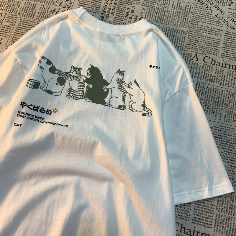 アメリカンレトロキャットプリントTシャツ：ゆったりフィットで夏の日常を彩る
