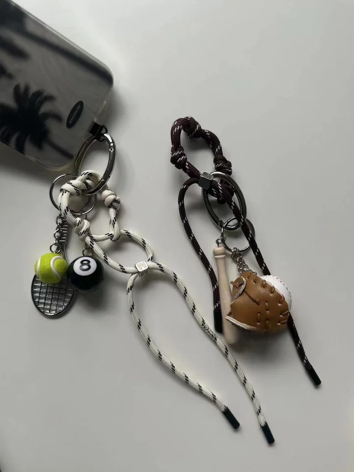 ファッション性の高い登山ロープ風のキーホルダー【個性的でスタイリッシュ】