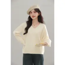 極上の柔らかさのVネックニットセーター【春用・スタイル】