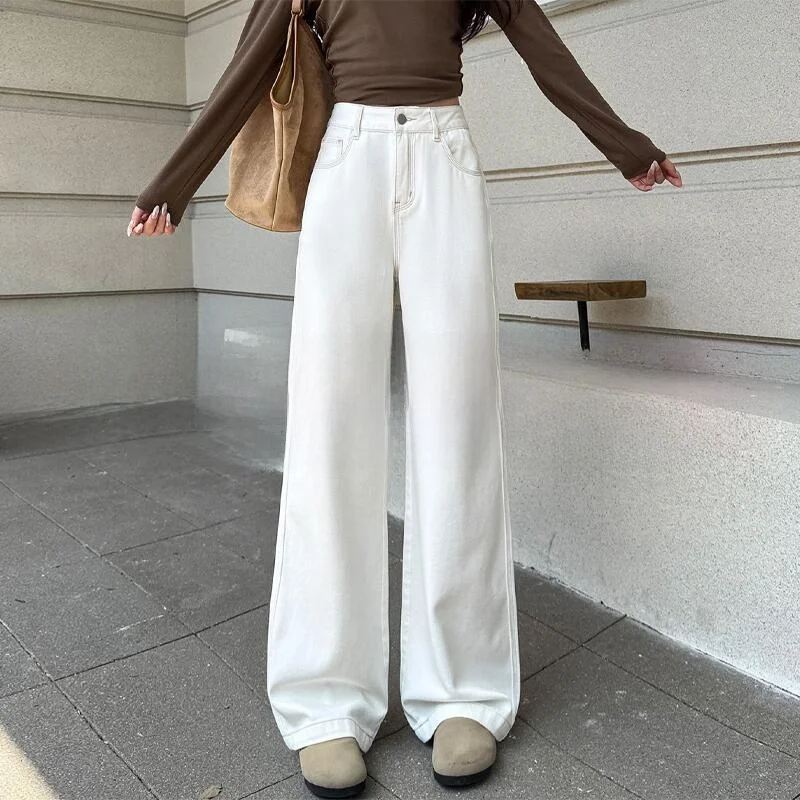 高腰白色デニムパンツ【ゆったりストレート・春用・女性用】 40代に合う大人可愛い服の代表アイテム