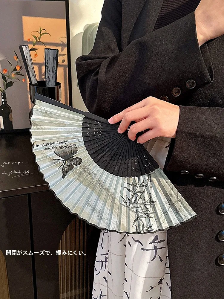 夏の暑さに負けない、エアコン室外機を冷やすための「心の扇」は？