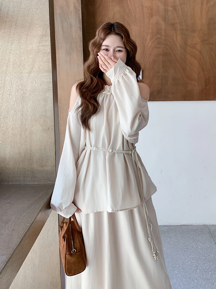 今日の服装レディースで迷ったら、この杏色のオフショルダードレスが救う！
