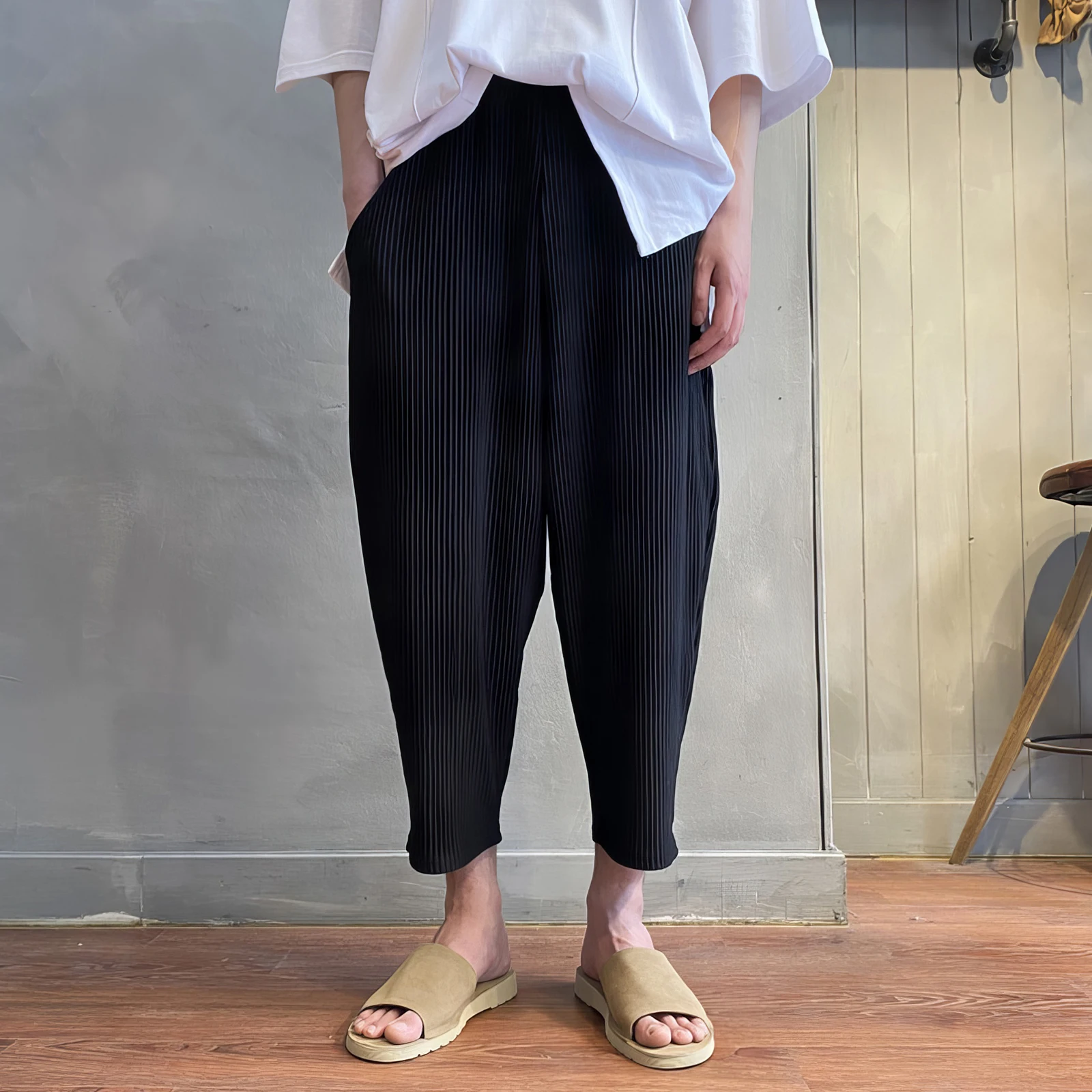スマートアンクルパンツとスキニーピンクパンツ、どちらが通勤に最適？