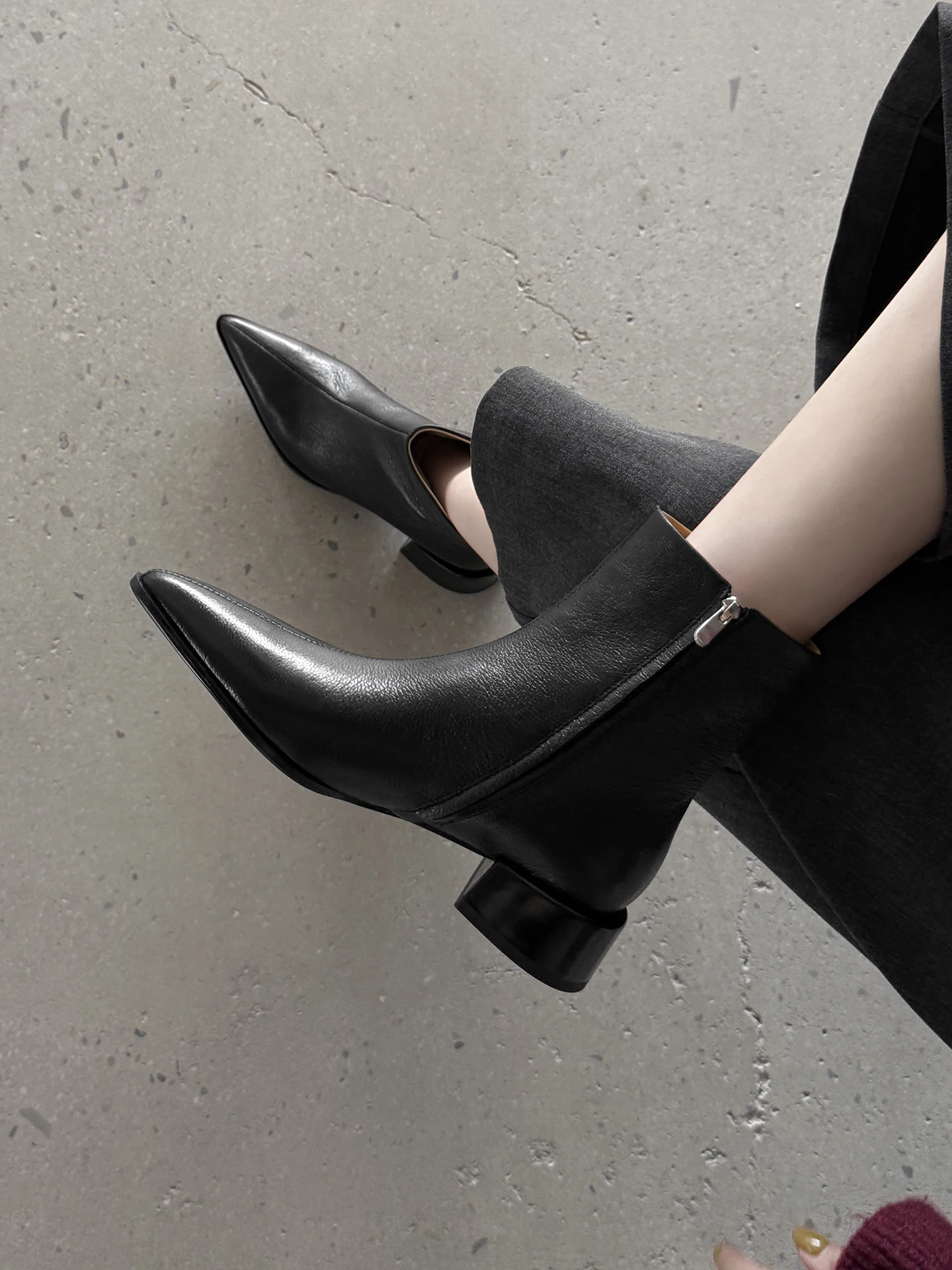 大人ブーツは、本当に通勤に合うの？その選び方と最適なスタイルを解説