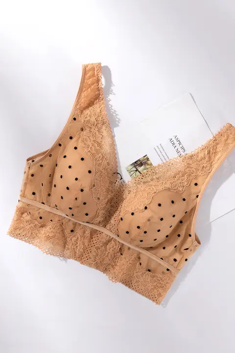 レースデザインの美しいバックキャミソールブラ【透け防止・セクシー・薄手】