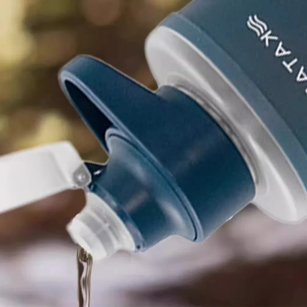 折りたたみ式水筒 ブルー：アウトドアで使えるフィルター付き水筒の実用性と洗浄性