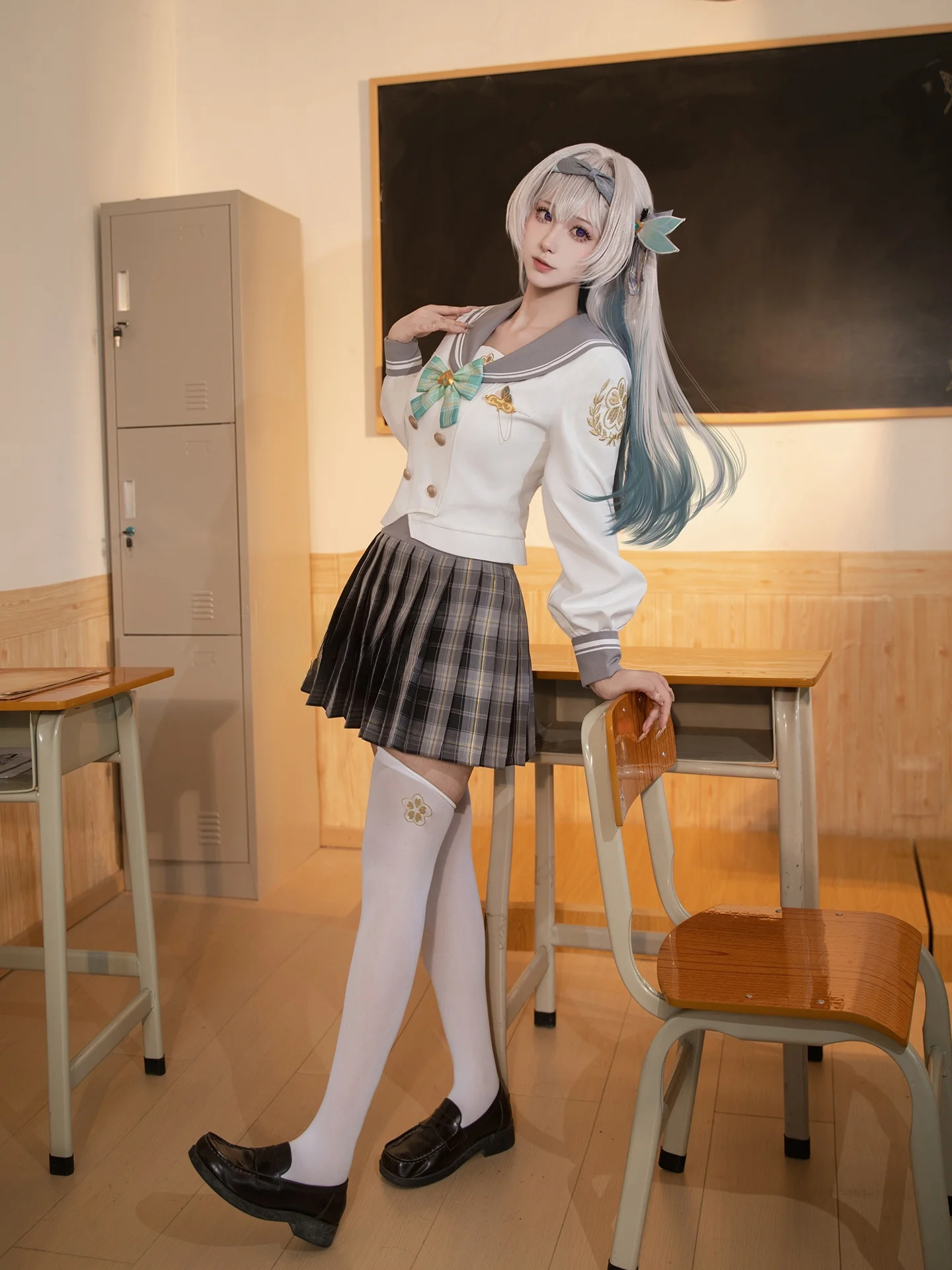 崩坏星穹铁道流萤cosplay水手服：ぽっちゃりギャル向けのアニメスタイルファッション