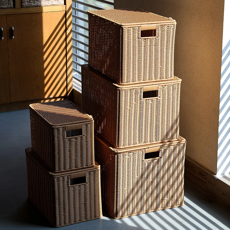 KEN'S 大きな収納ボックス：プラスチック製の翻蓋式衣類収納で空間を効率的に整理