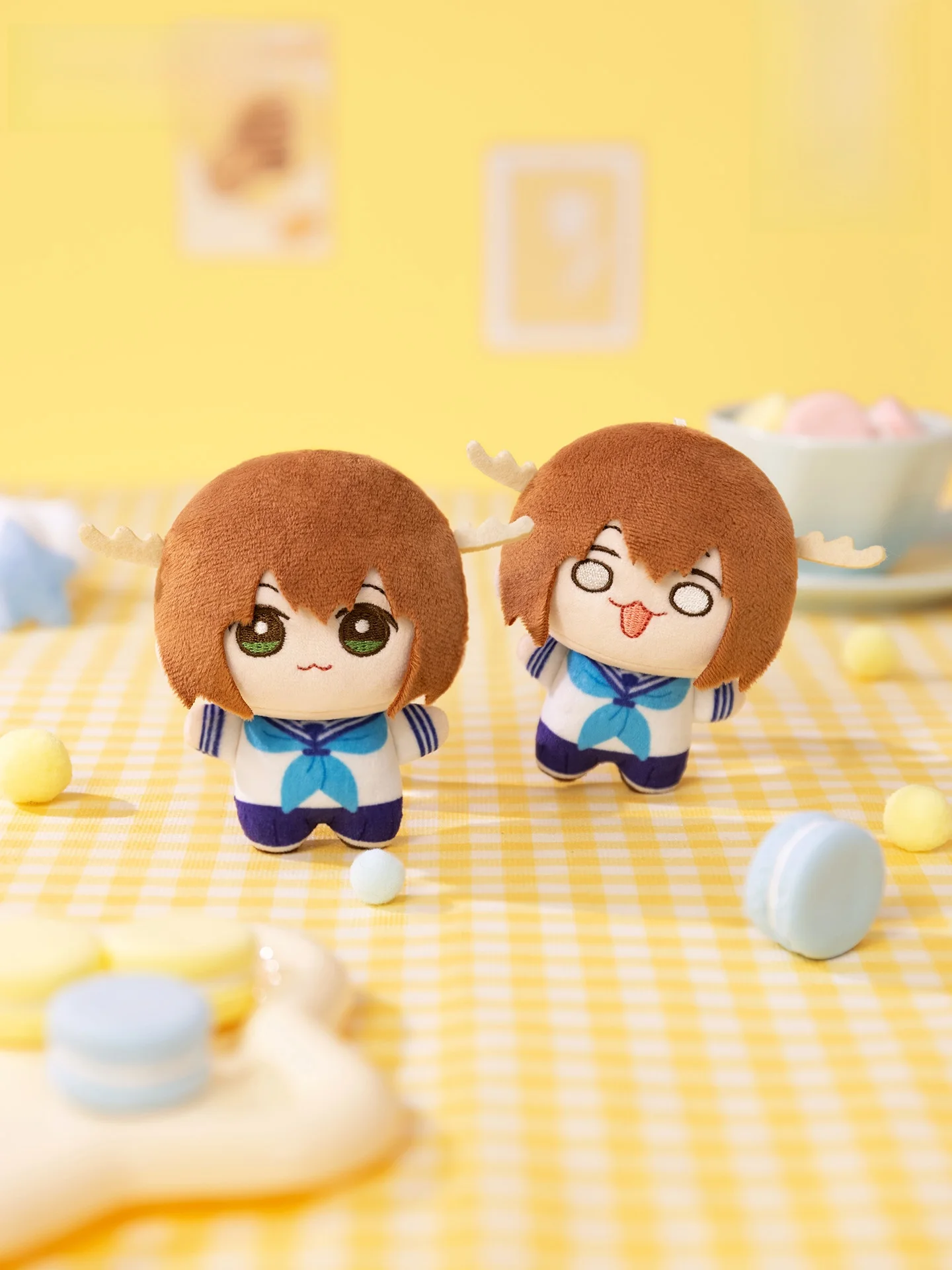 毛糸の可愛い動物キャラクターぬいぐるみキーホルダー：アニメスタイルで実用性とデザインを両立
