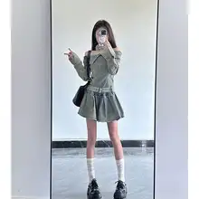 デザイン性の高いデニムオフショルダーワンピース【フレアスカート・ウエストシェイプ・秋用】（セットアップ対応）
