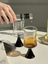 ヴィンテージ感漂うガラス製シャンパンカップ【北欧スタイル・軽やかなデザイン】