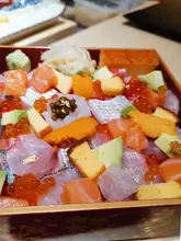 漆塗り中型日本式お花のデザイン寿司ボックス【三層・便当・華やかな装飾】