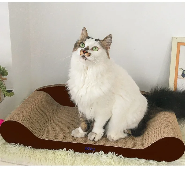 猫用爪研ぎボード一体型ソファ：大型猫向けの耐久性と抜け毛防止設計