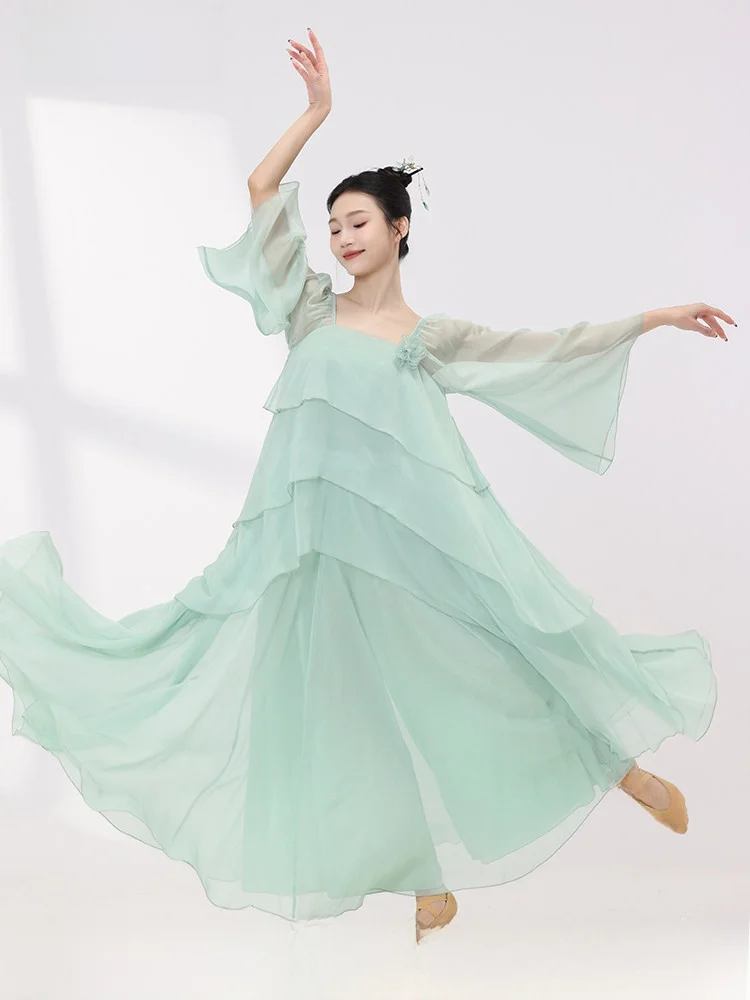 女性用古典舞踊衣装：中国風緑色シフォン素材の演出用上着選び方
