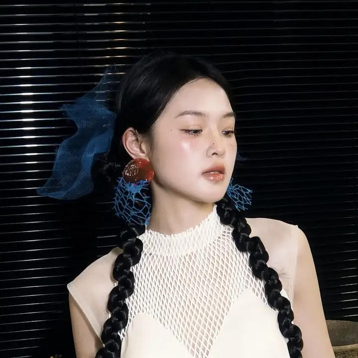 レトロな港風のカラーブロック網目イヤリング【女性用・高級感あるデザイン・結婚式やパーティーに最適】