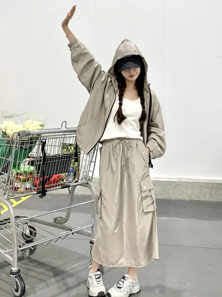 ボーダー 大人コーデはどう選ぶ？学院風のワークジャケットとスカートが解決する春・秋の悩み
