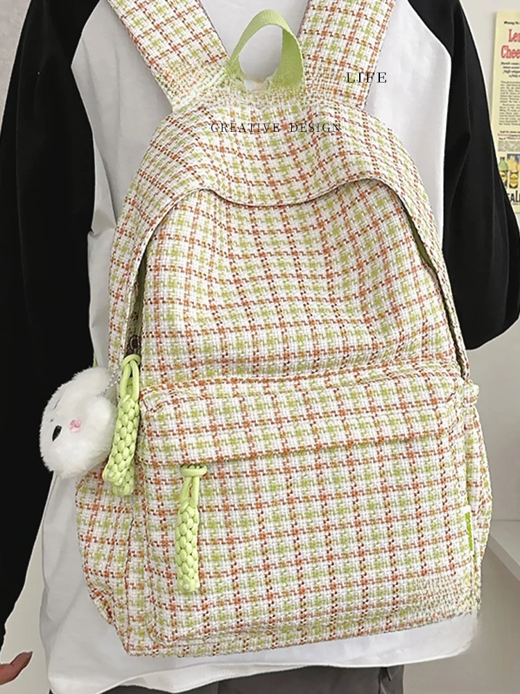 中学生女子用リュックはどんなのが良いか？チェック柄の軽量リュックが通学にぴったりな理由