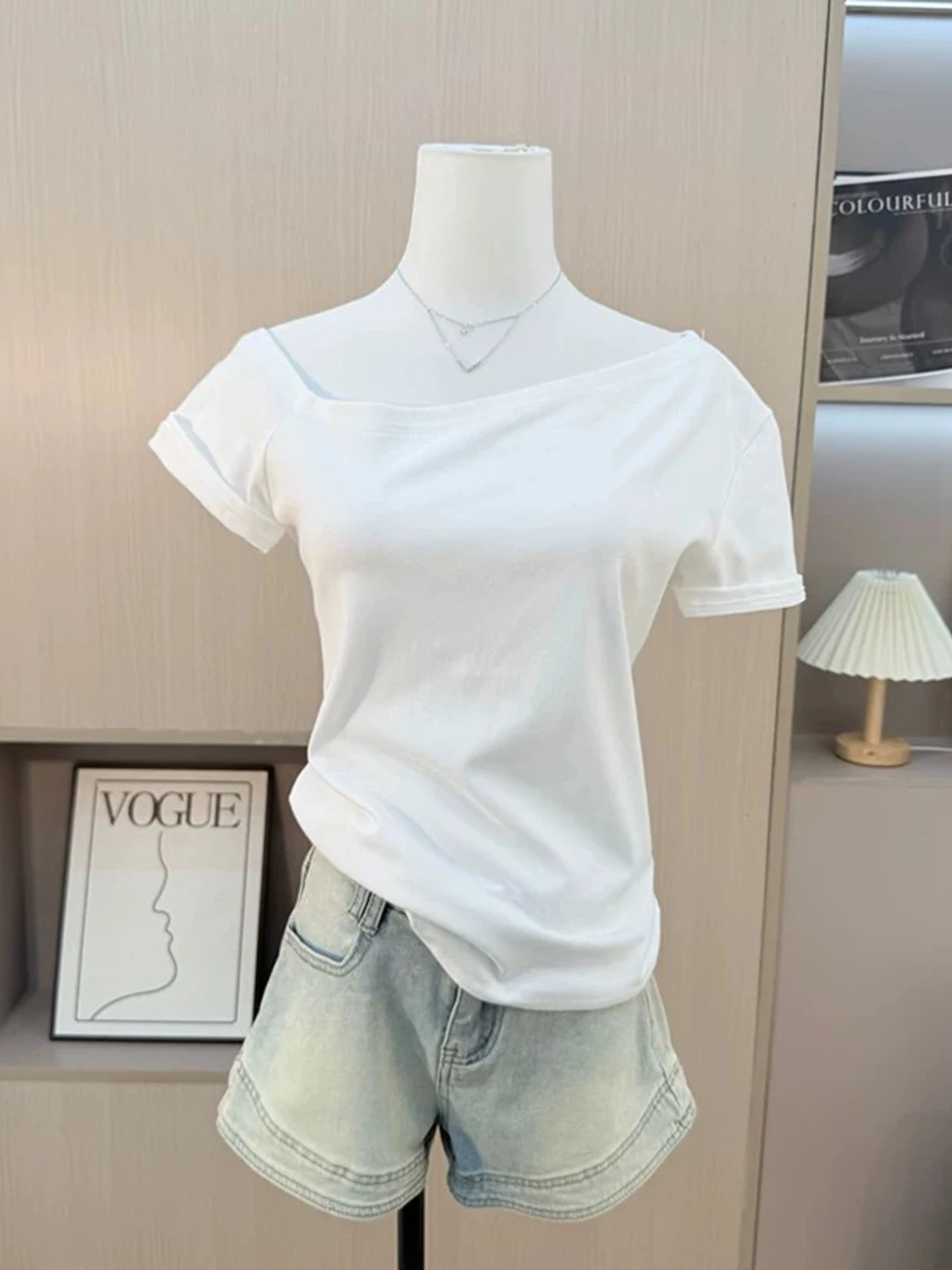 通勤の毎日を「若々しく」見せる、半袖Tシャツの選び方って？