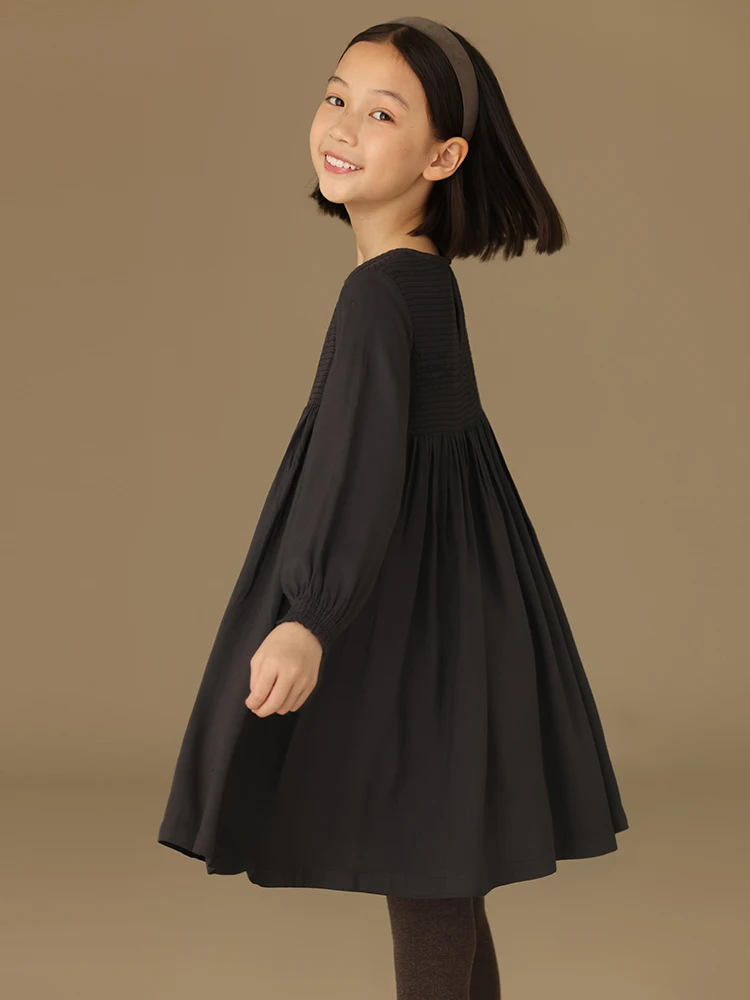 秋冬通勤ママスタイルのフリル長袖ドレス：シーン子供服の通気性と着心地を実証