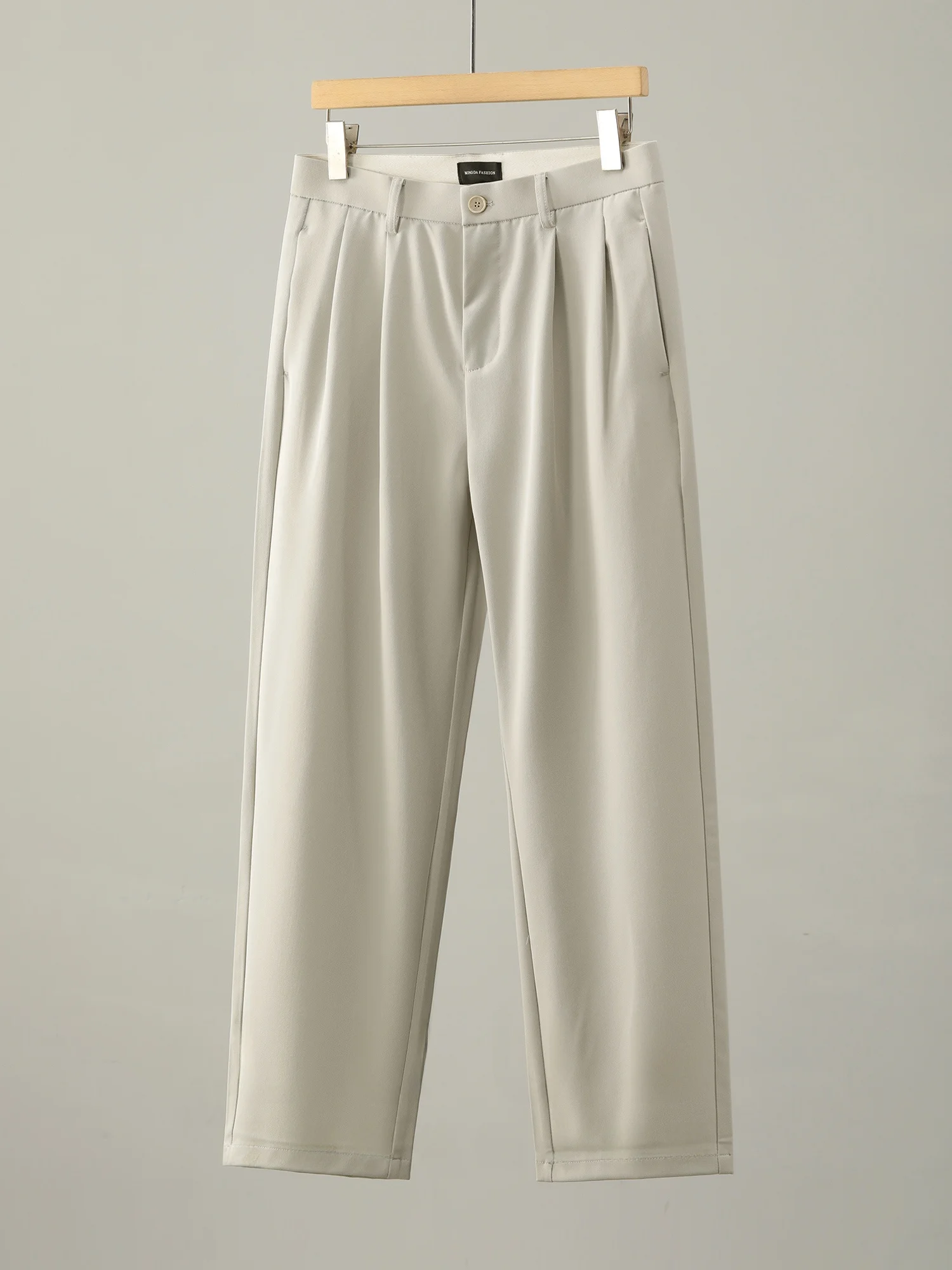 「ストレートカジュアルパンツ」を選ぶべきタイミングは？