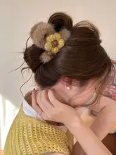 毛糸の花モチーフヘアクリップ【女性用・サメクリップ・高級感あるデザイン】