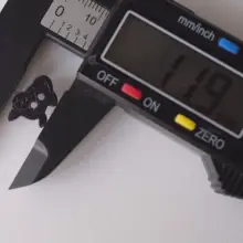 暗い青色の猫型木製ボタン【かわいいデザイン・ドイツ製】