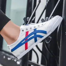 秋季新作 スリッポンタイプ 通気性のあるカジュアルシューズ【柔らかいソール・キャンバス地・若者向け】