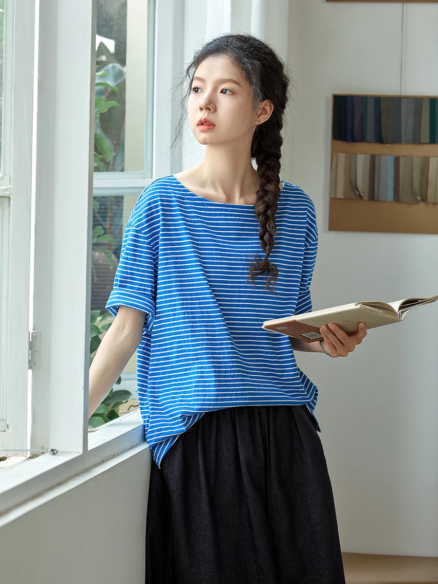 オリジナル コットン製 ブルーとホワイトのストライプTシャツ【夏用・ルーズフィット・ラウンドネック・カジュアル】