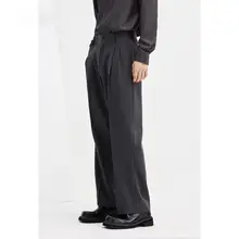 深灰色のスーツパンツ【高級感・通勤・カジュアル】