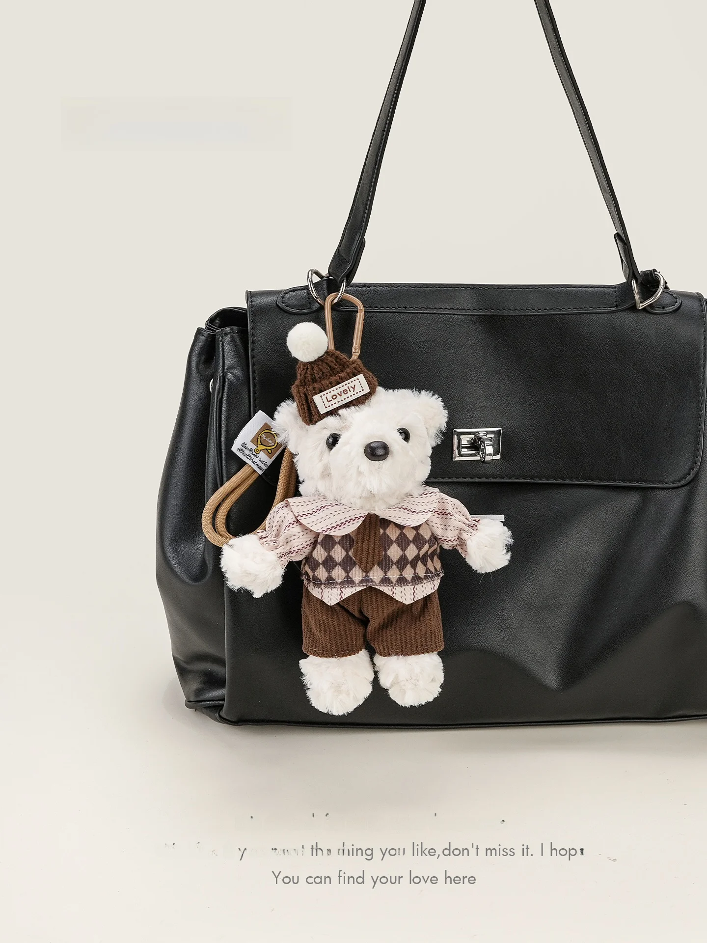 うさぎとくまのぬいぐるみチャーム：カップル用・ギフト向けのヴィンテージスタイルアクセサリー