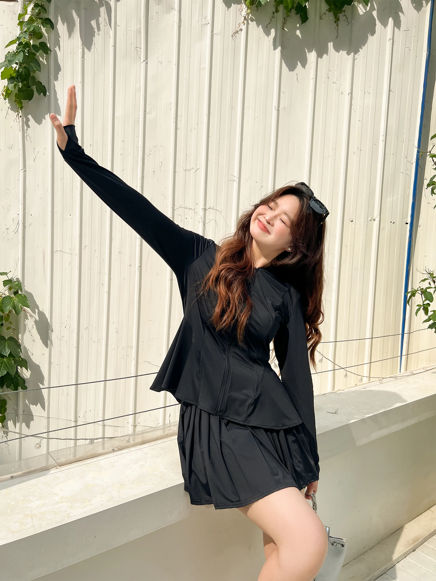 黒い服で日焼けを防ぐのは無理？実は「防ぐ」ための最強アイテムはこれ！